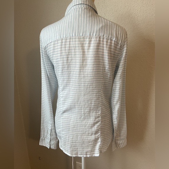 Garnet Hill Striped Button Down Top Blue White Size 2 - Picture 4 of 10